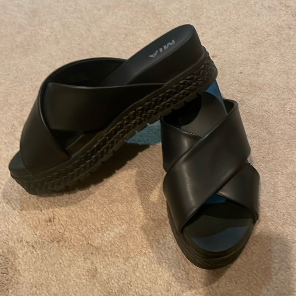 MIA never worn platform size 10